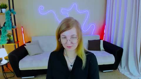 Alice online show from November 5, 10:39 am