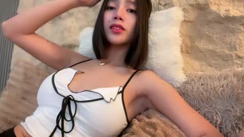 YowgineTheGreat online show from April 21, 5:14 am