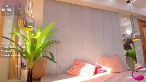 Crazy P online show from October 30, 7:31 am