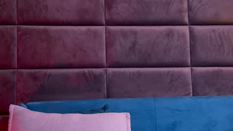 Foxie online show from January 5, 5:27 pm