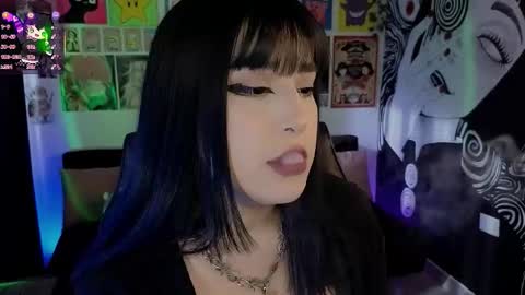    rawr   Anne Independent model      online show from November 10, 8:44 pm