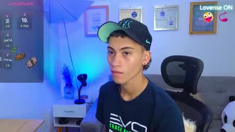 yulian_vasquez online show from November 18, 3:15 pm