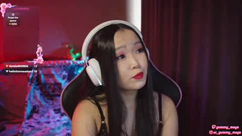 Snapshot of yummy_maya chatting on February 21, 9:13 am Chimi online show from February 21, 9:13 am