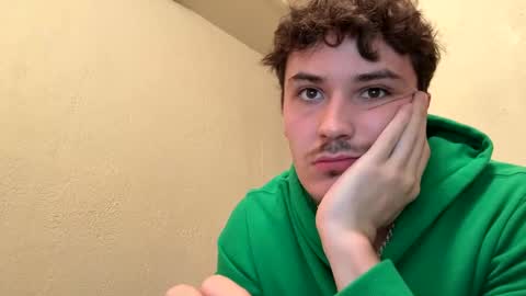 Snapshot of yungstudbev chatting on October 6, 2:51 am yungstudbev online show from October 6, 2:51 am