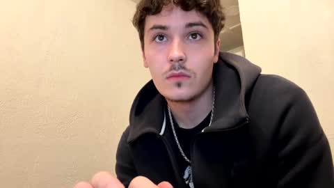 Snapshot of yungstudbev chatting on October 12, 6:39 am yungstudbev online show from October 12, 6:39 am