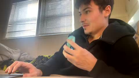 Snapshot of yungstudbev chatting on January 28, 8:58 pm yungstudbev online show from January 28, 8:58 pm