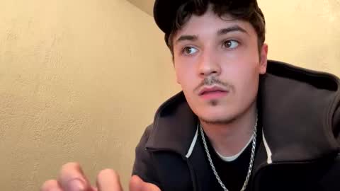 Snapshot of yungstudbev chatting on October 10, 3:01 am yungstudbev online show from October 10, 3:01 am