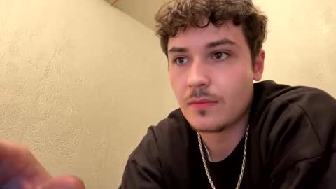 Snapshot of yungstudbev chatting on October 11, 5:45 am yungstudbev online show from October 11, 5:45 am