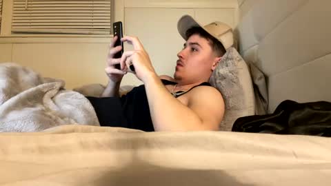 Snapshot of yungstudbev chatting on February 27, 2:14 am yungstudbev online show from February 27, 2:14 am