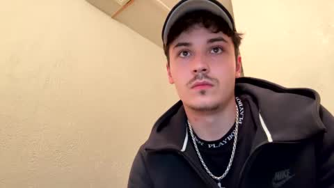 Snapshot of yungstudbev chatting on October 5, 2:42 am yungstudbev online show from October 5, 2:42 am