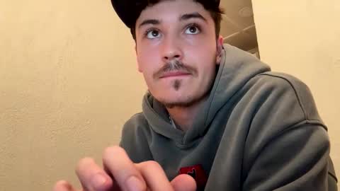 Snapshot of yungstudbev chatting on September 19, 12:26 am yungstudbev online show from September 19, 12:26 am