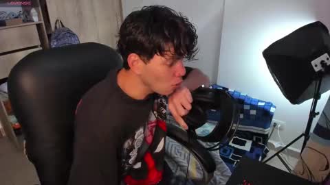 yurii_moody online show from October 4, 7:11 pm