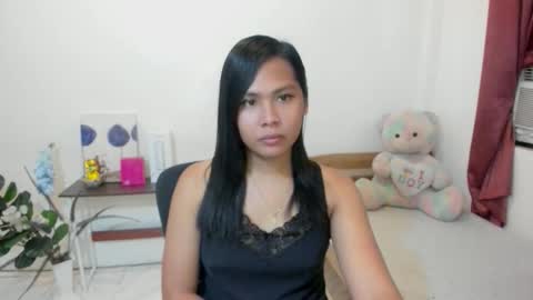 Yvonne online show from December 2, 1:04 am