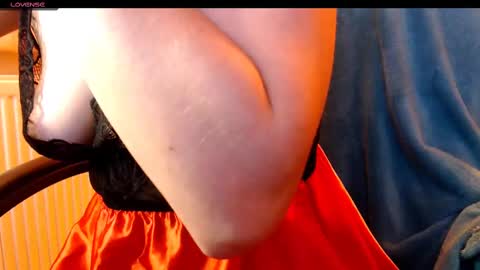 Snapshot of yzza_suave chatting on February 10, 5:30 pm yzza_suave online show from February 10, 5:30 pm