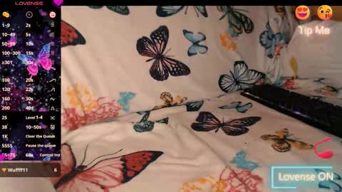 Snapshot of yzza_suave chatting on October 31, 9:59 pm yzza_suave online show from October 31, 9:59 pm