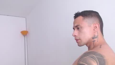 Snapshot of zac_colleng07 chatting on February 18, 8:36 pm Zac Colleng online show from February 18, 8:36 pm