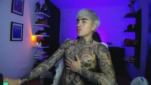zac_muller1 online show from May 29, 3:48 am