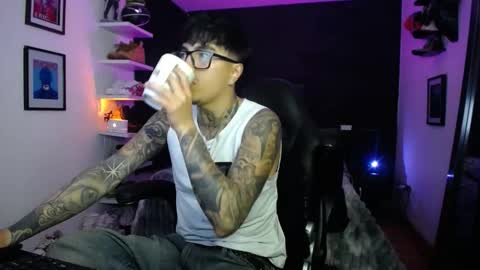 zac_muller1 online show from December 16, 1:13 am