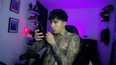 zac_muller1 online show from February 19, 9:19 am