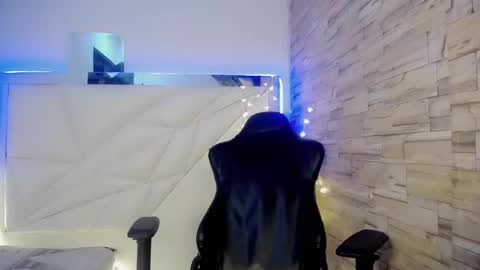 ZACARIAS online show from December 5, 2:04 am