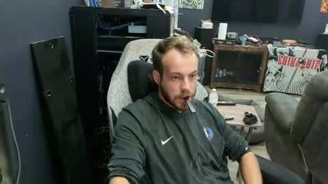 zachf420 online show from May 3, 6:47 pm