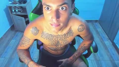 BiG Zafiro online show from December 15, 11:50 am