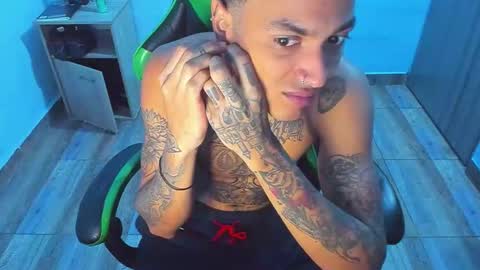 BiG Zafiro online show from December 23, 11:16 am