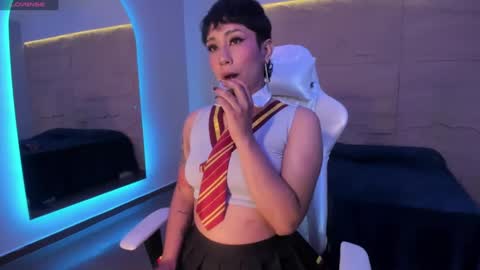 Snapshot of zaha_rose chatting on October 5, 2:31 am Zaha online show from October 5, 2:31 am