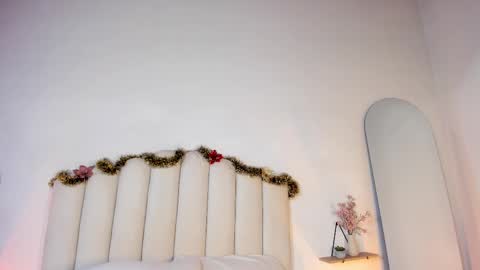 Zaira online show from December 17, 1:07 pm