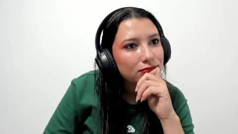 zammii69 online show from December 4, 9:58 pm