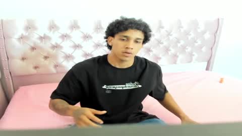 zanxley_ online show from January 10, 7:43 pm