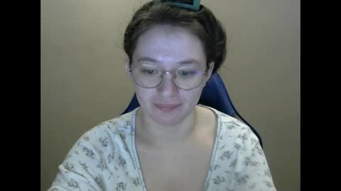 Snapshot of zara_golden chatting on February 7, 3:02 am chaturcum online show from February 7, 3:02 am