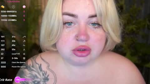 Snapshot of zarareign_ chatting on October 8, 7:53 pm Lola online show from October 8, 7:53 pm