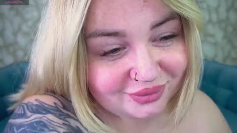 Lola online show from March 17, 10:15 pm