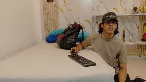 Zayn online show from August 2, 7:04 pm