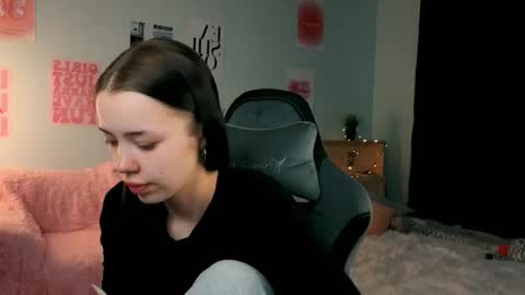 Lara online show from February 26, 7:39 pm