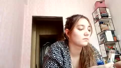 zeniabrossoit online show from April 8, 9:12 am