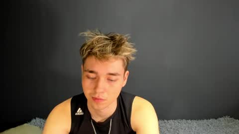 Ethan online show from May 6, 2:39 am
