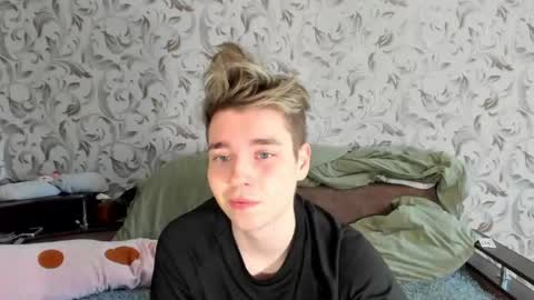 Ethan online show from May 18, 2:54 am