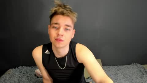 Ethan online show from April 30, 2:49 am