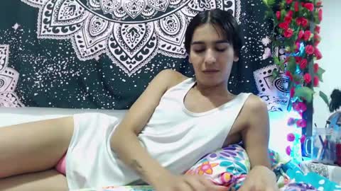zeus693769 online show from June 24, 5:25 am