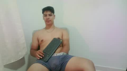 zeus_183 online show from July 28, 3:48 am