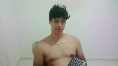 zeus_183 online show from July 22, 10:28 am