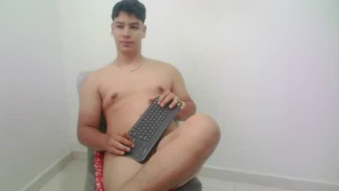 zeus_183 online show from July 24, 12:57 pm