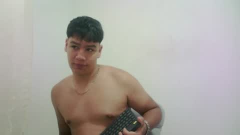 zeus_183 online show from July 23, 11:52 am