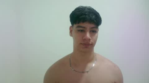 zeus_183 online show from April 4, 3:13 am