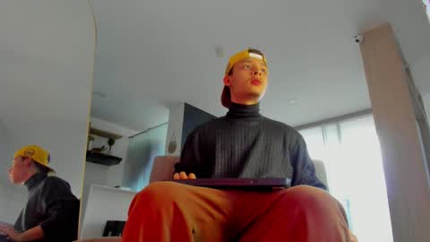 zeus online show from October 4, 7:55 pm