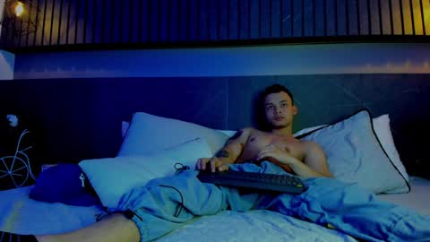 zeus online show from February 7, 3:55 am