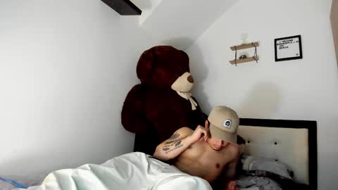 zeus online show from October 28, 7:04 pm