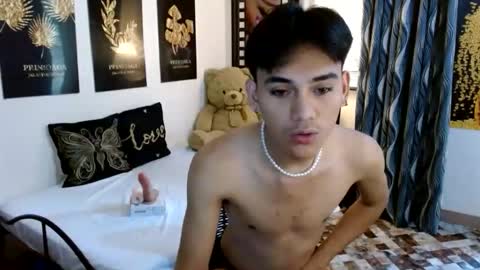 zavier skinny asian online show from December 16, 6:53 am